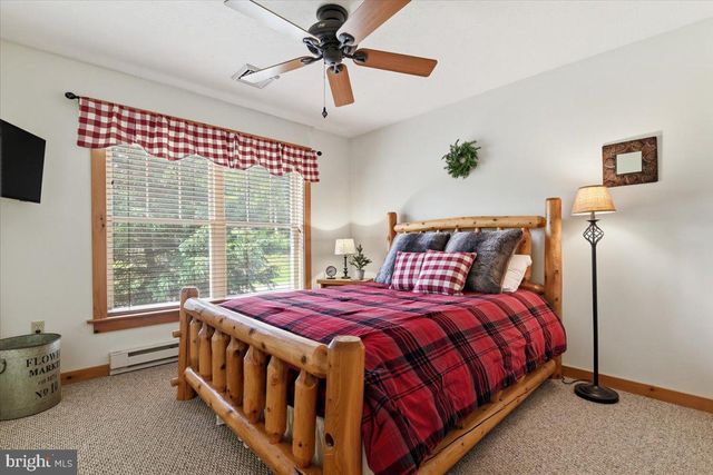 344 HEMLOCK LN, Tannersville, PA 18372