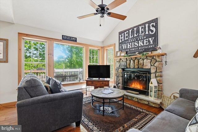 344 HEMLOCK LN, Tannersville, PA 18372