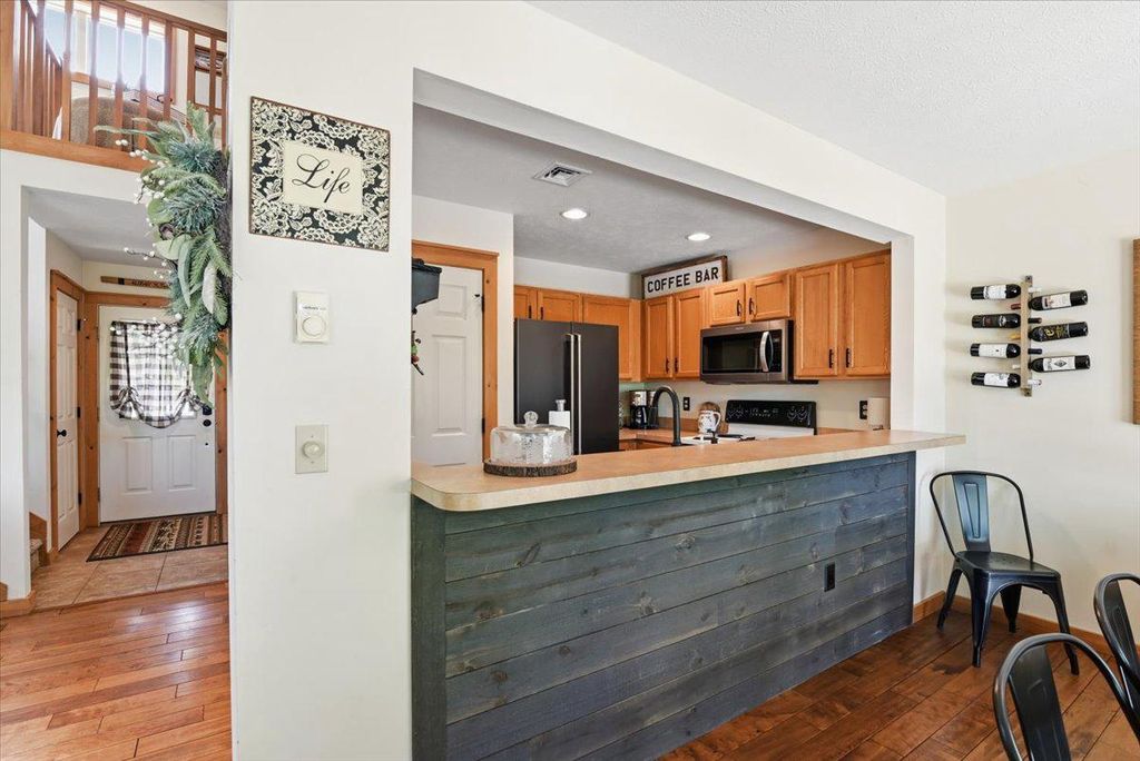 Image 19 of property listing at 344 HEMLOCK LN, Tannersville, PA 18372