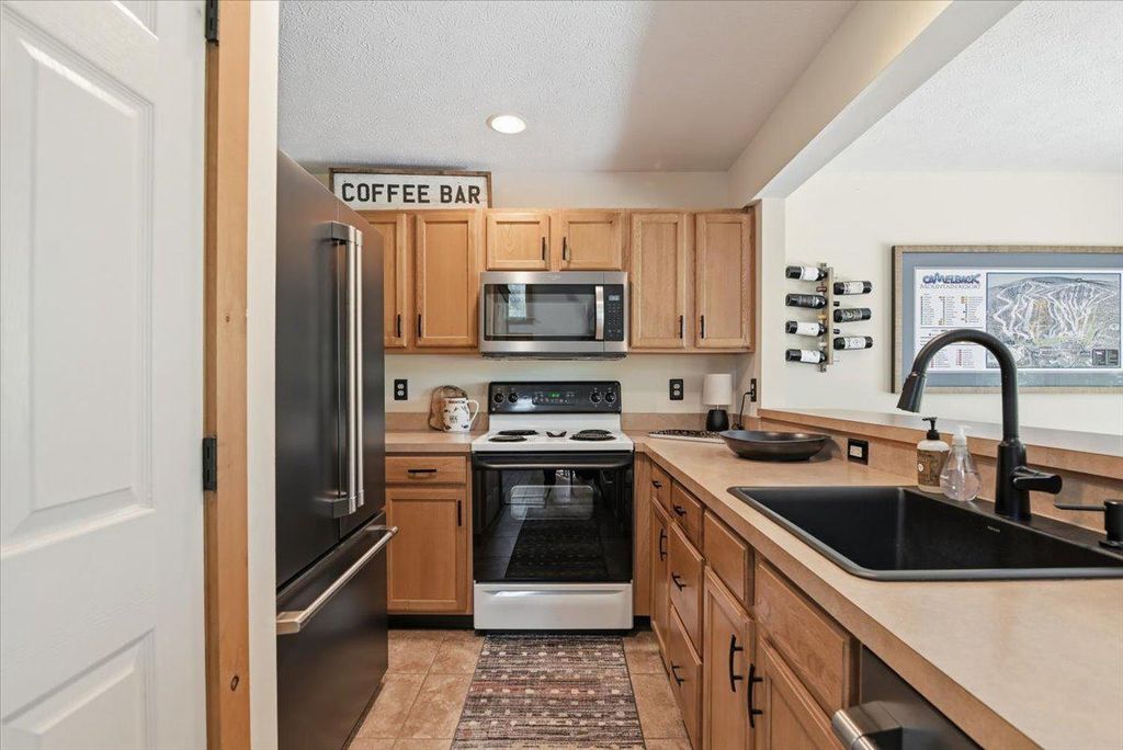 Image 20 of property listing at 344 HEMLOCK LN, Tannersville, PA 18372