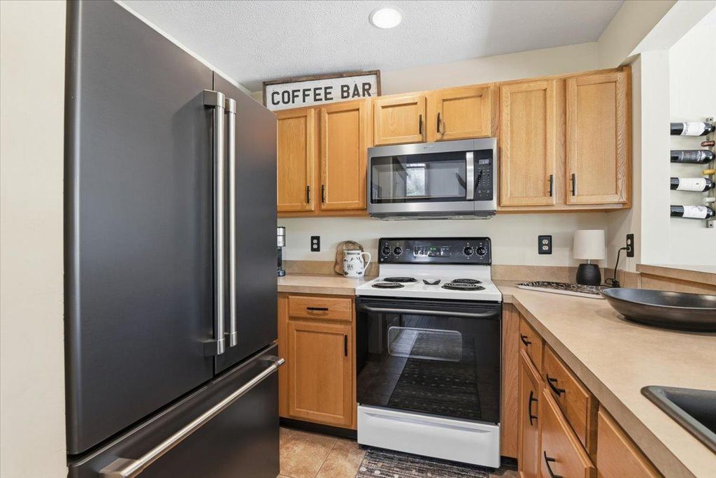 Image 22 of property listing at 344 HEMLOCK LN, Tannersville, PA 18372