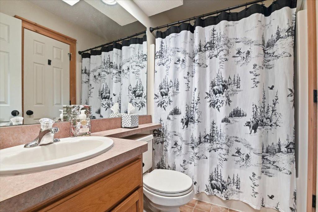 Image 33 of property listing at 344 HEMLOCK LN, Tannersville, PA 18372
