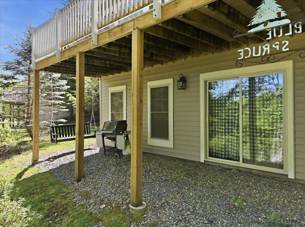 Image 39 of property listing at 344 HEMLOCK LN, Tannersville, PA 18372