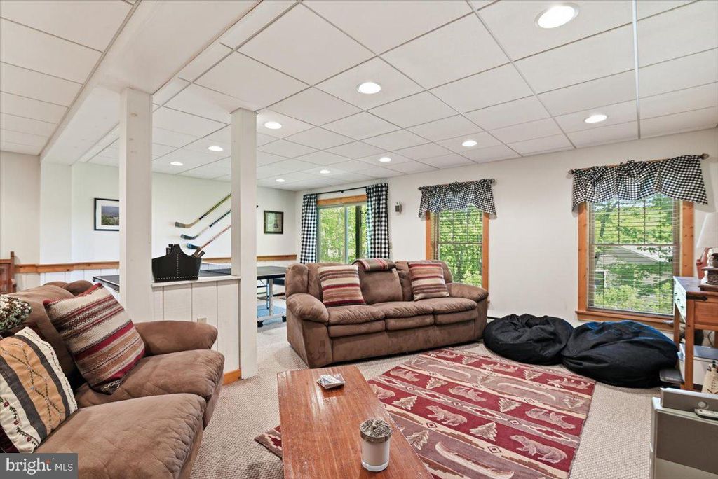 Image 42 of property listing at 344 HEMLOCK LN, Tannersville, PA 18372