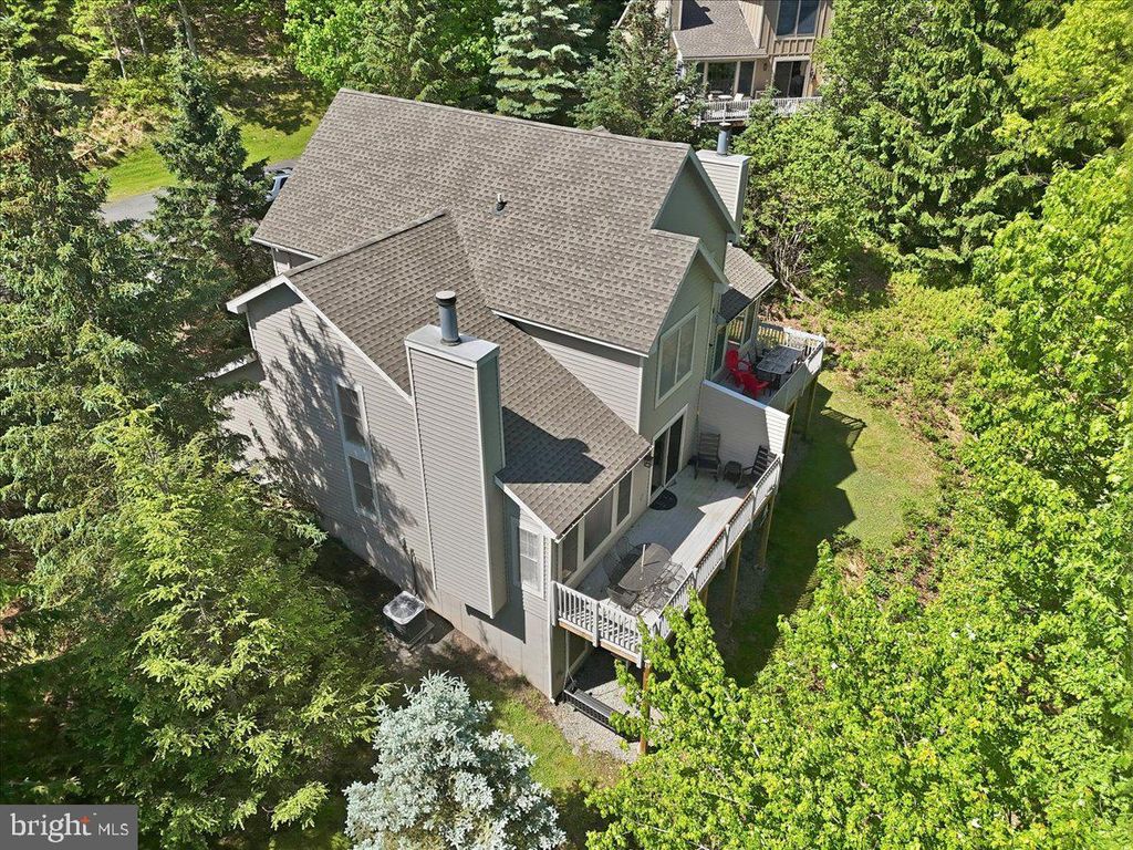 Image 52 of property listing at 344 HEMLOCK LN, Tannersville, PA 18372