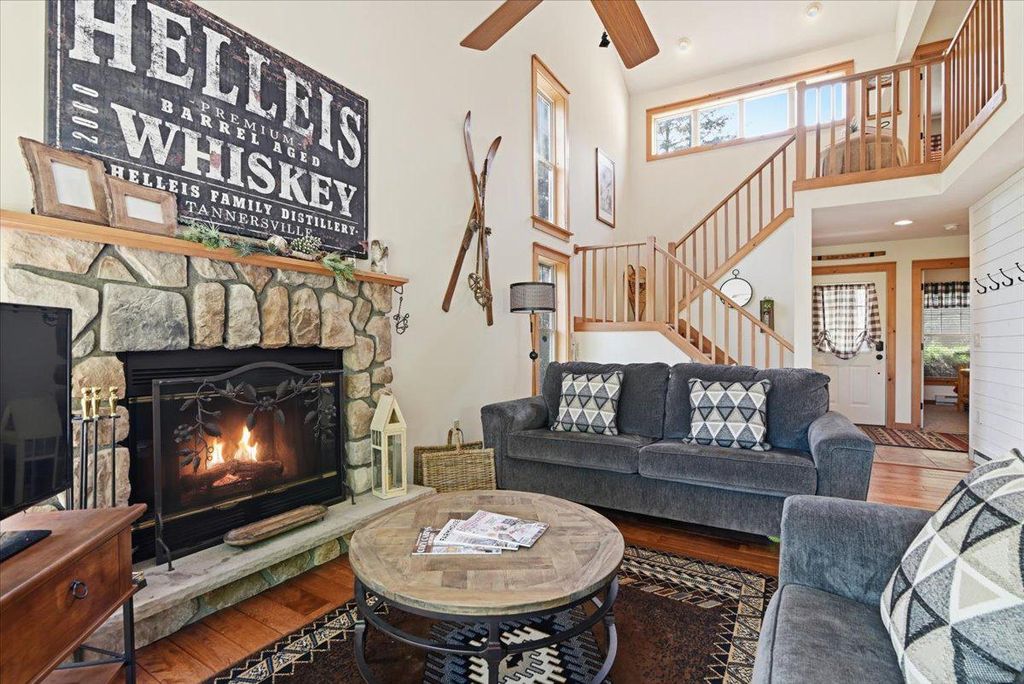 Image 10 of property listing at 344 HEMLOCK LN, Tannersville, PA 18372