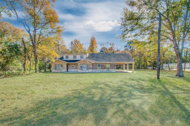 47 Blue Lake Drive, Huffman, TX 77336