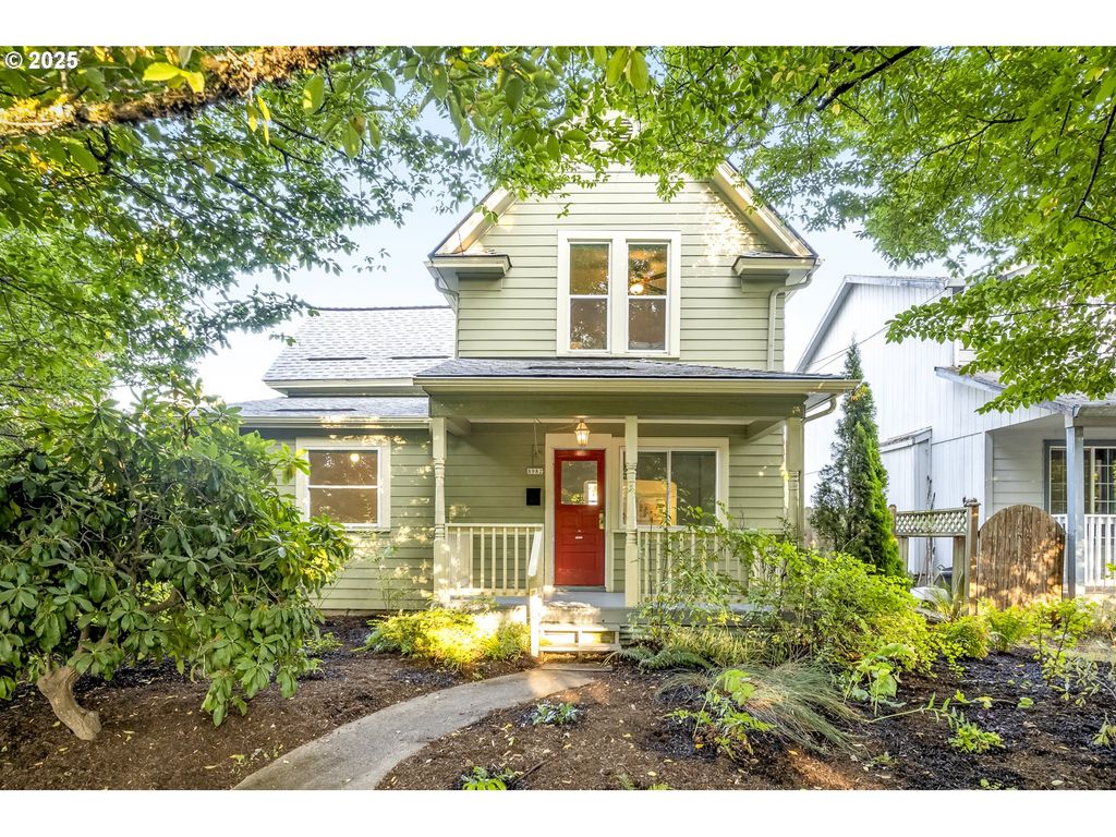 8982 N EXETER Ave, Portland, OR 97203