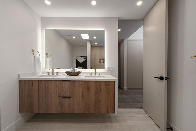 80 Lakeview Drive, Palm Springs, CA 92264