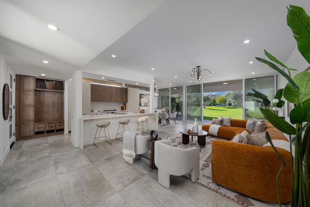 80 Lakeview Drive, Palm Springs, CA 92264