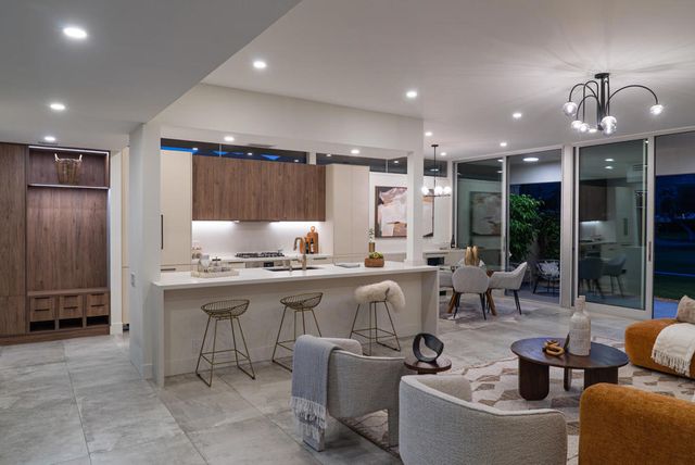 80 Lakeview Drive, Palm Springs, CA 92264