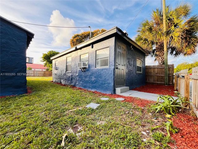 1927 Windsor Ave, West Palm Beach, FL 33407