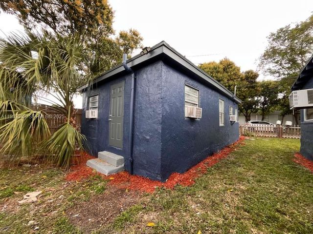 1927 Windsor Ave, West Palm Beach, FL 33407