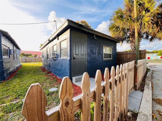 1927 Windsor Ave, West Palm Beach, FL 33407