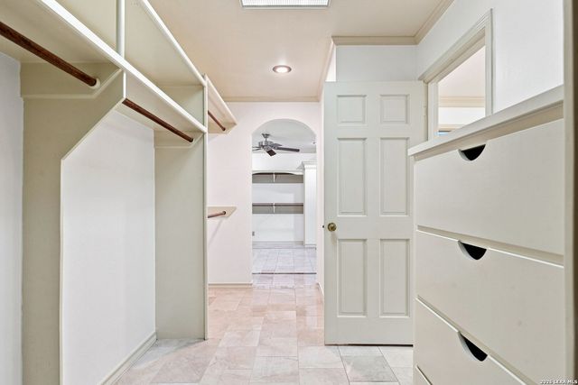 5 SANDHURST LN, San Antonio, TX 78257