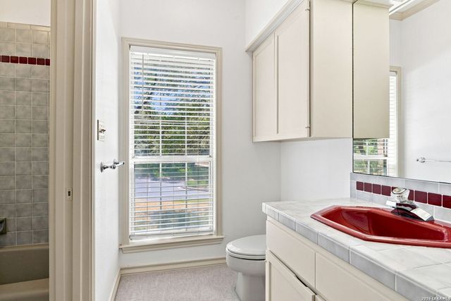 5 SANDHURST LN, San Antonio, TX 78257
