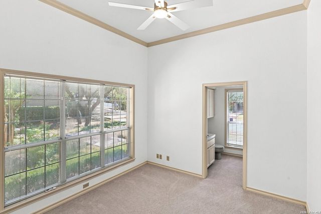 5 SANDHURST LN, San Antonio, TX 78257