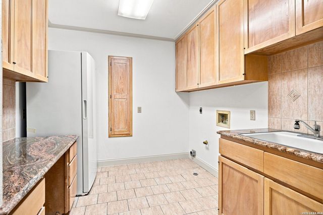 5 SANDHURST LN, San Antonio, TX 78257