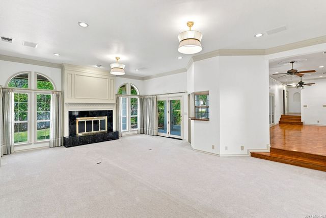 5 SANDHURST LN, San Antonio, TX 78257