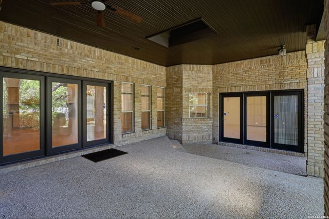 5 SANDHURST LN, San Antonio, TX 78257