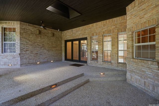 5 SANDHURST LN, San Antonio, TX 78257
