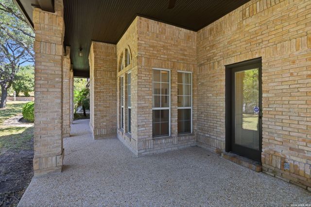 5 SANDHURST LN, San Antonio, TX 78257