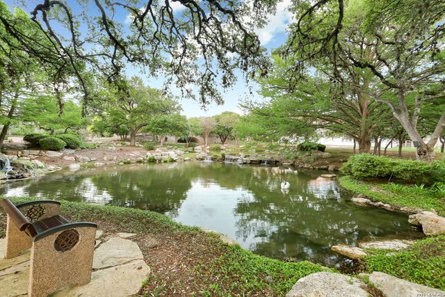 5 SANDHURST LN, San Antonio, TX 78257