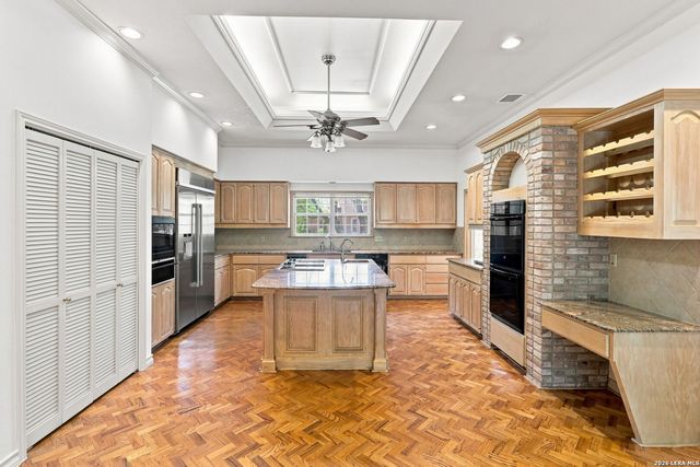 5 SANDHURST LN, San Antonio, TX 78257