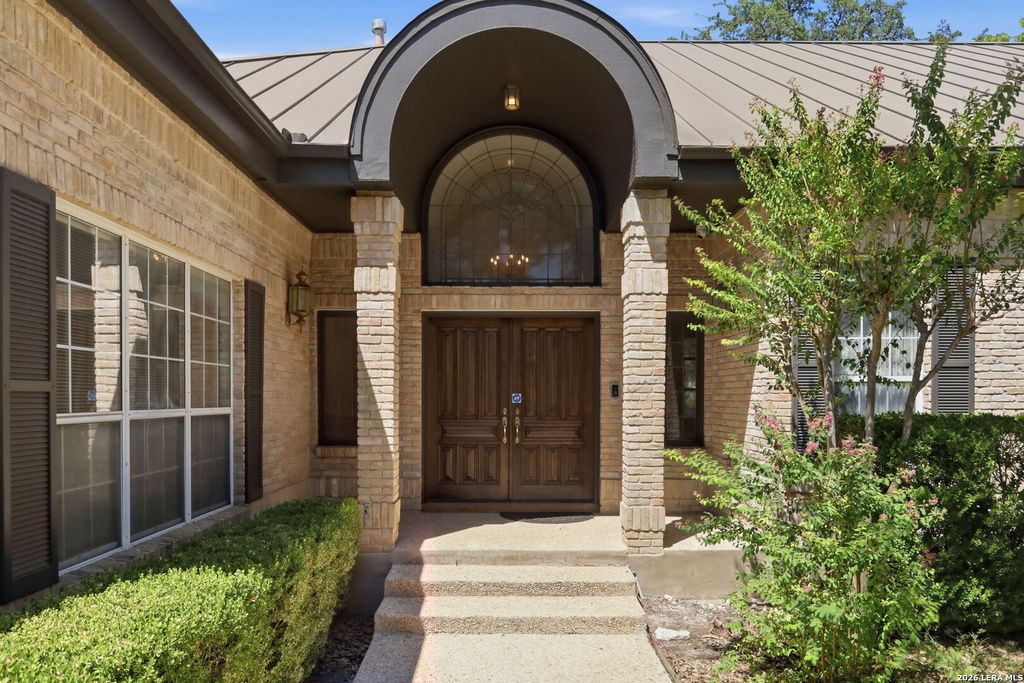5 SANDHURST LN, San Antonio, TX 78257