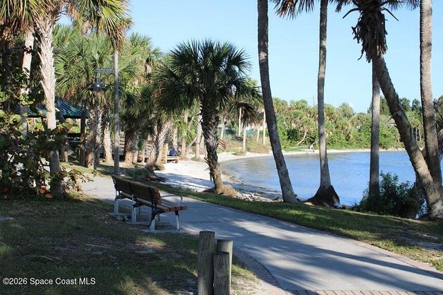 1142 NE Lincoln Street NE, Palm Bay, FL 32905