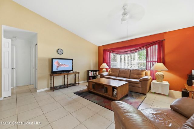 1142 NE Lincoln Street NE, Palm Bay, FL 32905