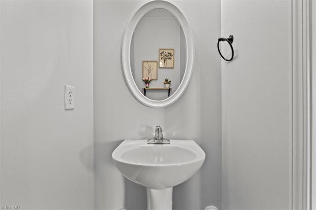 1869 Planters Walk Drive, Thomasville, NC 27360