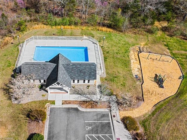 1869 Planters Walk Drive, Thomasville, NC 27360