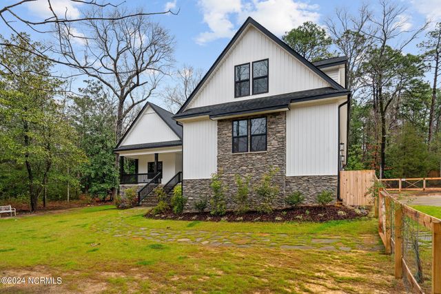 165 Riding Lane, Southern Pines, NC 28387
