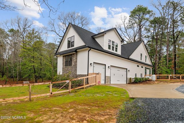 165 Riding Lane, Southern Pines, NC 28387