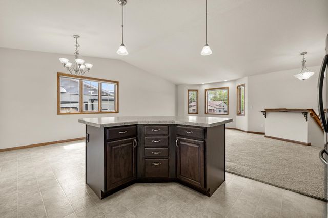 405 22ND ST SW, Minot, ND 58701
