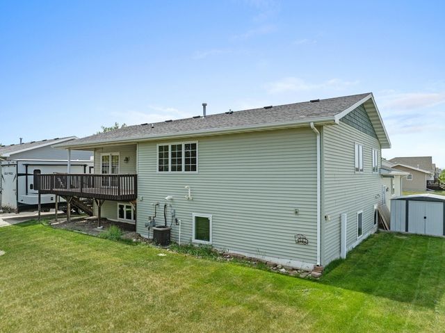405 22ND ST SW, Minot, ND 58701