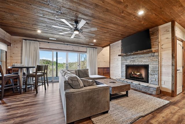 315 River Retreat Road, Blue Ridge, GA 30513
