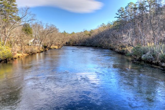 315 River Retreat Road, Blue Ridge, GA 30513