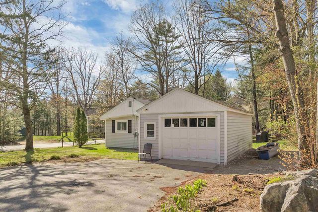 16 Robin Lane, Moultonborough, NH 03254