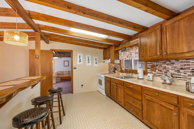 16 Robin Lane, Moultonborough, NH 03254