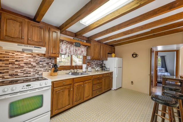 16 Robin Lane, Moultonborough, NH 03254