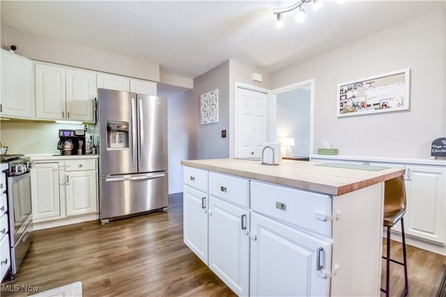 19520 Harsax Avenue, Cleveland, OH 44135