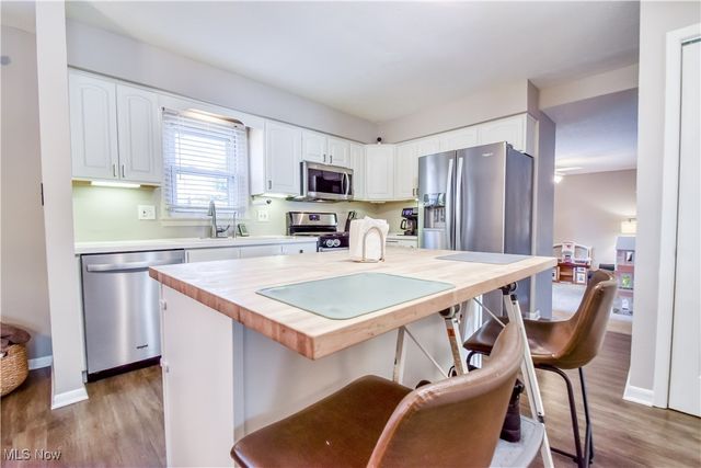 19520 Harsax Avenue, Cleveland, OH 44135