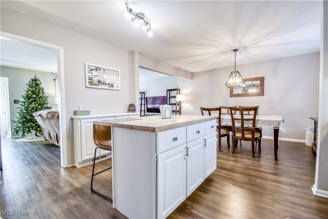 19520 Harsax Avenue, Cleveland, OH 44135