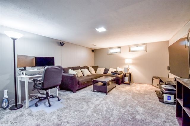 19520 Harsax Avenue, Cleveland, OH 44135