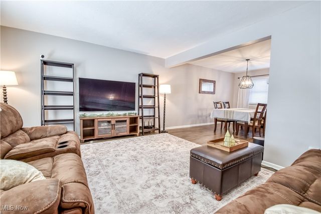 19520 Harsax Avenue, Cleveland, OH 44135