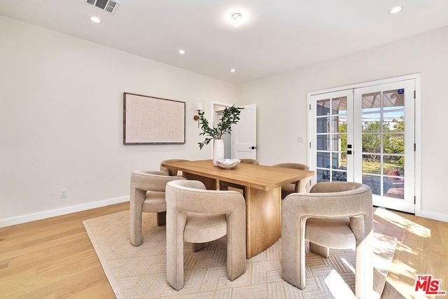 916 S Victoria Avenue, Los Angeles, CA 90019