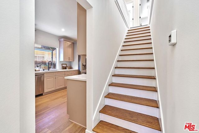 916 S Victoria Avenue, Los Angeles, CA 90019