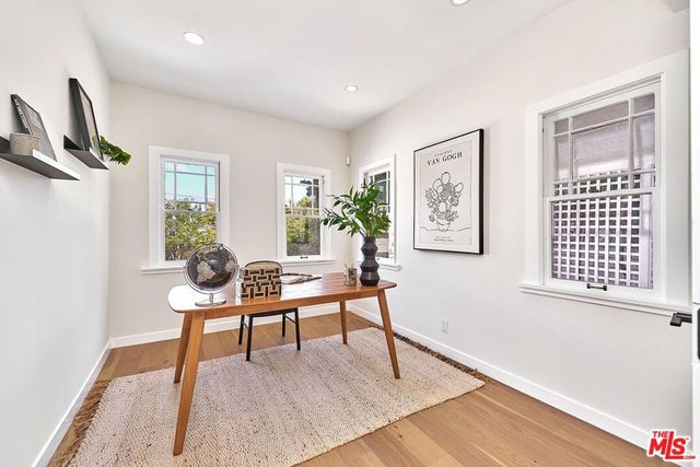 916 S Victoria Avenue, Los Angeles, CA 90019